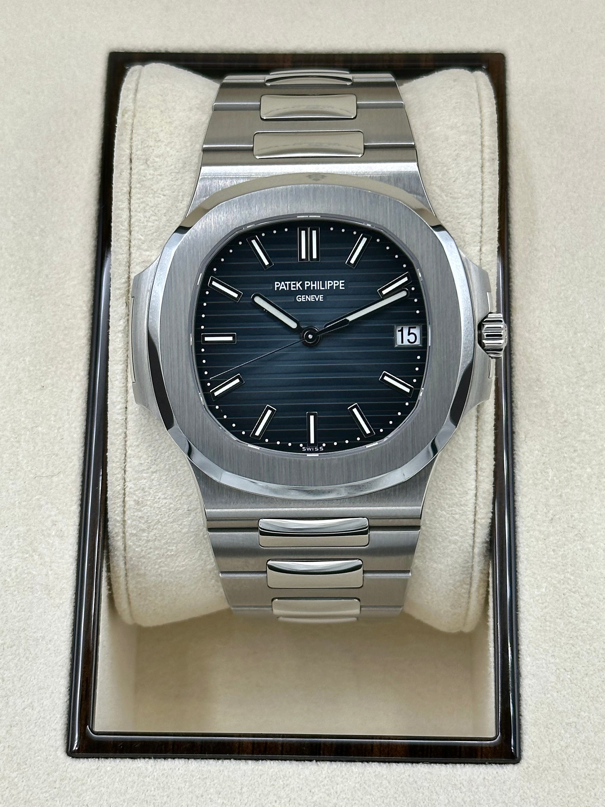 PP Nautilus Model | Silver Blue