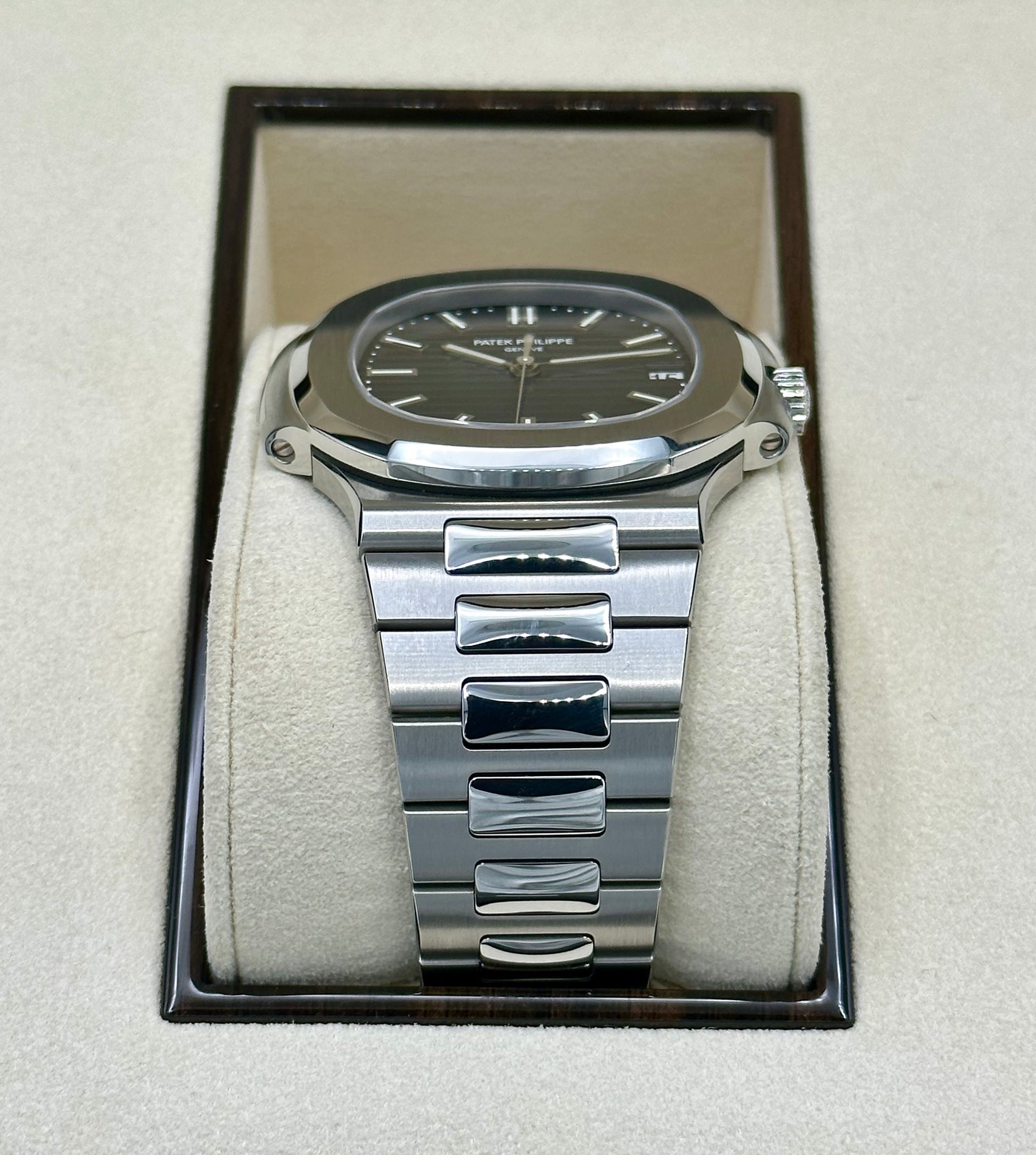 PP Nautilus Model | Silver Blue
