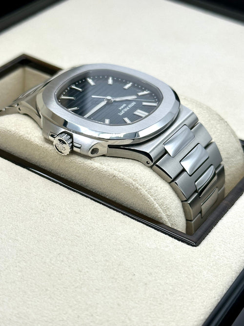 PP Nautilus Model | Silver Blue
